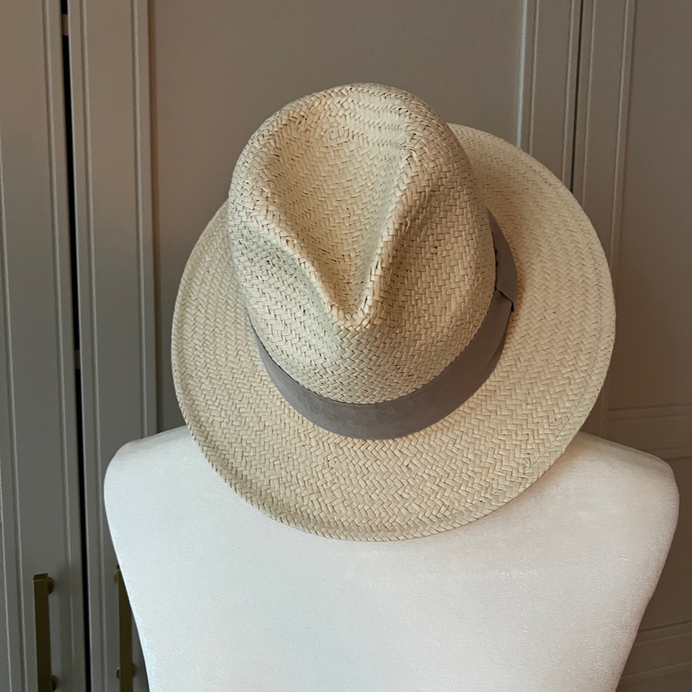 Fedora Hat, S